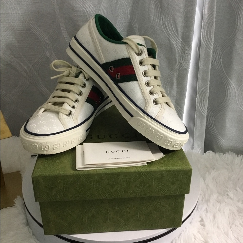 Gucci Leather Low-Top Sneakers with Green & Red Web Stripe